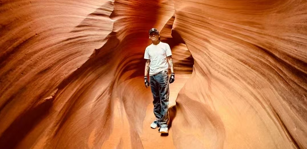 杜德伟 户外随拍𝙻𝙾𝙾𝙺趁兴而行 诠释超酷人生