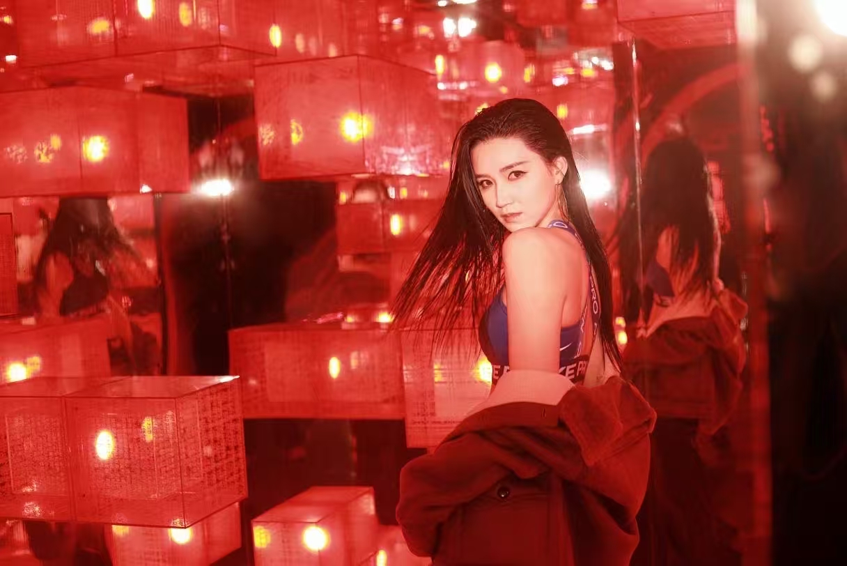 周开开NikeAirMax自信洒脱 美大发了